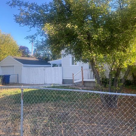 Cute Entire Small House With Large Yard! Pets Welcome! West Valley City Exteriér fotografie