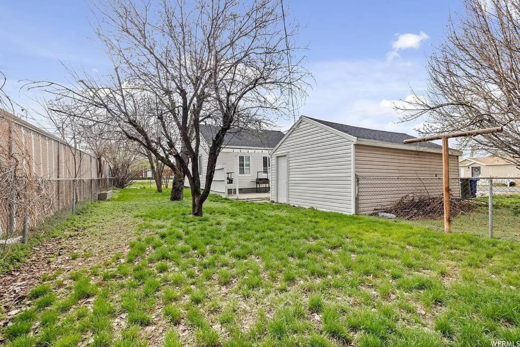 Cute Entire Small House With Large Yard! Pets Welcome! West Valley City Exteriér fotografie