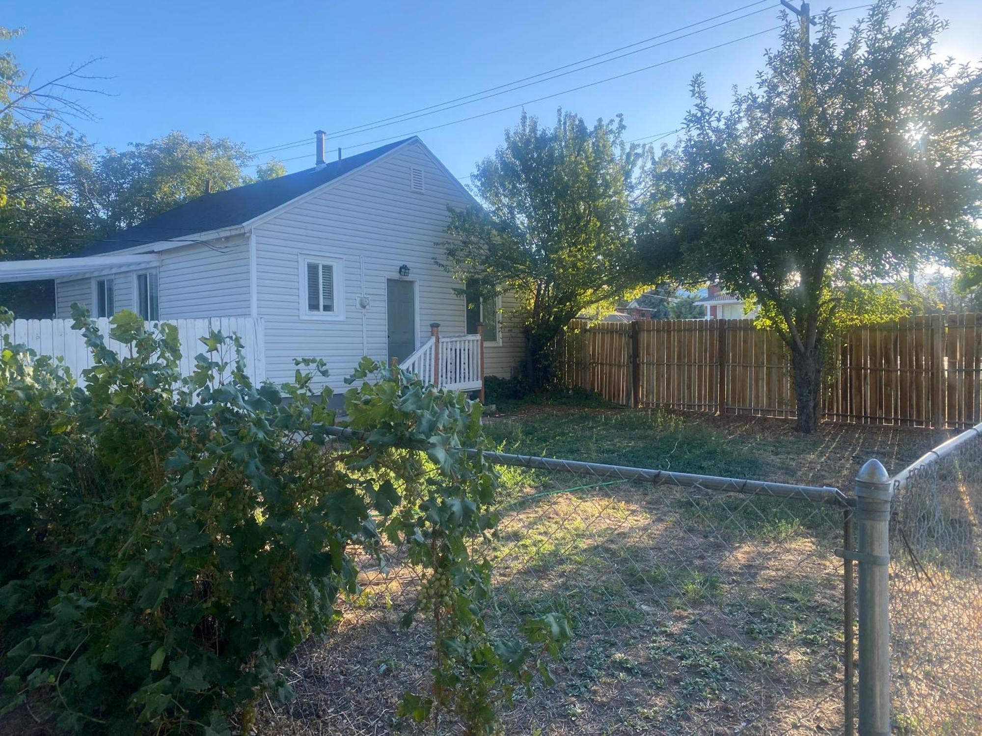 Cute Entire Small House With Large Yard! Pets Welcome! West Valley City Exteriér fotografie