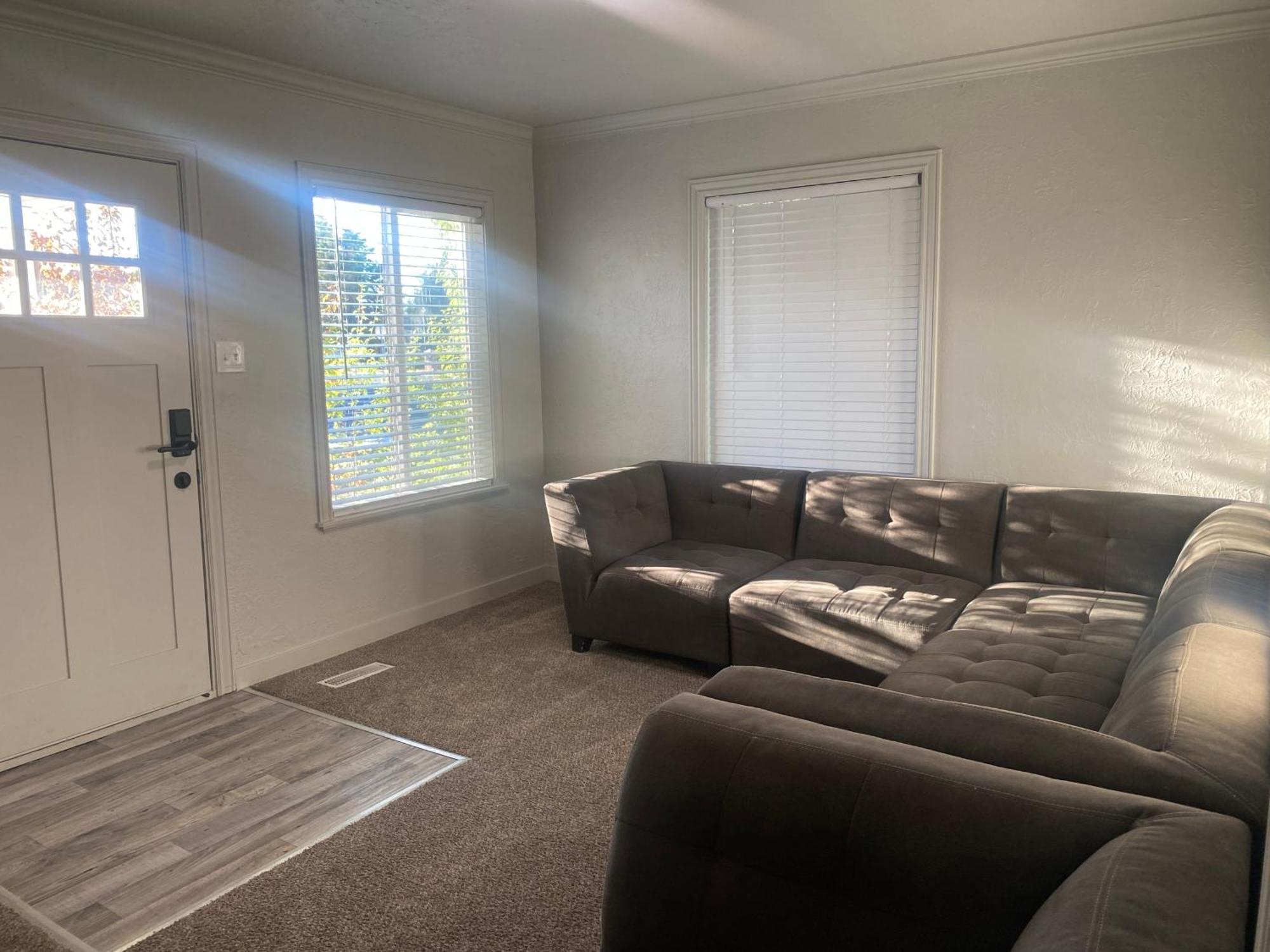 Cute Entire Small House With Large Yard! Pets Welcome! West Valley City Exteriér fotografie